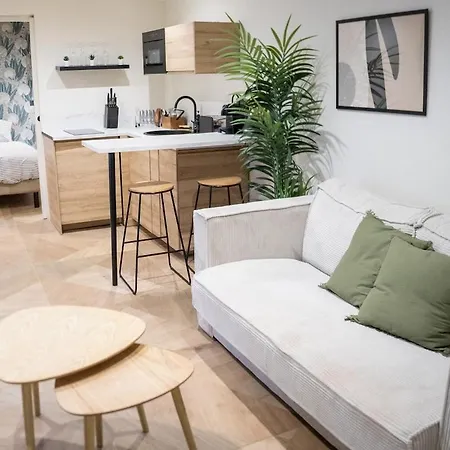 Les Planches - Charm Of *